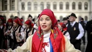Bistriţa-Năsăud se pregăteşte să intre în Cartea Recordurilor cu dansul şi costumul popular