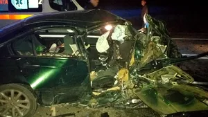 Accident cumplit în Suceava: Doi morţi şi doi răniţi, între care un copil, după ce două maşini s-au ciocnit / Şoferul bănuit  nu are permis de conducere