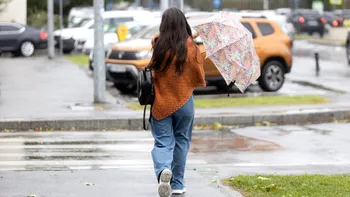 METEO Furtuni și vânt puternic în jumătate de țară. Ce județe sunt sub cod galben
