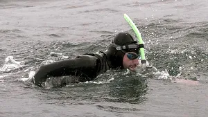 VIDEO | Descoperirea unui înotător care s-a scufundat în Marea Insulă de Gunoaie din Pacific