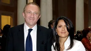 Salma Hayek se mărită (galerie foto şi video)