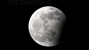 Eclipsă totală de Lună marţi, vizibilă parţial şi din România