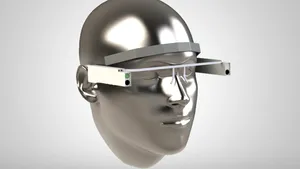 REPORTAJ: Ochelari cu senzori care avertizează nevăzătorii despre obstacole, creaţi de un elev din Deva - FOTO