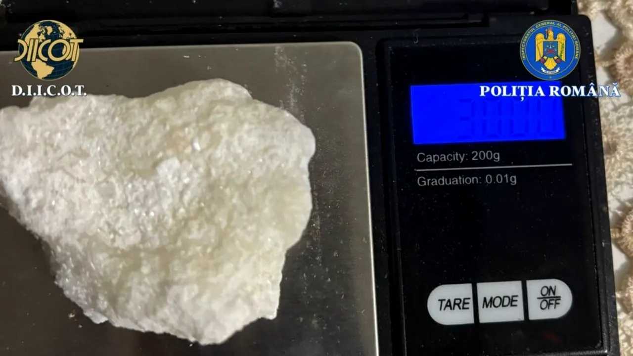 Trei bărbați au procurat și vândut droguri în Bihor: prețuri între 100 și 450 de lei