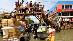 Circa 1.000 de morţi, în urma intemperiilor din Filipine