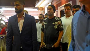 Ronaldinho părăseşte închisoarea din Paraguay după 32 de zile, deşi avea de ispăşit o pedeapsă de 6 luni. Suma pe care a plătit-o drept cauţiune