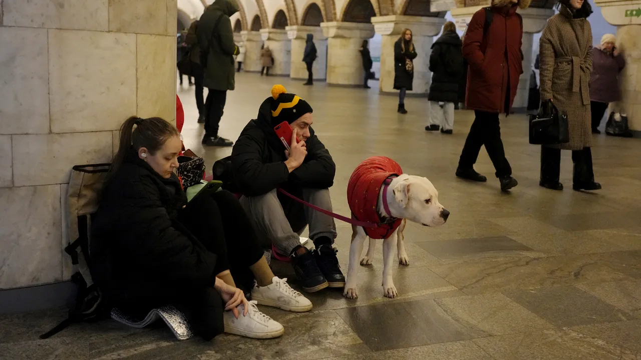 Locuitorii din Kiev, îndemnaţi să se îndrepte spre adăposturile antiaeriene