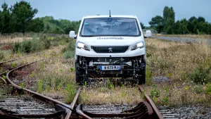 Inginerii francezi au găsit o soluție inedită pentru utilizarea șinelor de tren abandonate