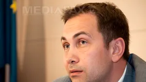 Isar: Îl anunţ pe tânărul calomniator Ponta că va trebui să apară în faţa instanţei 