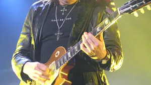 Chitaristul trupei Bon Jovi, arestat pentru conducere în stare de ebrietate