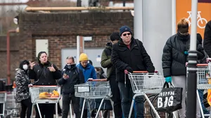 COVID-19: Un lanţ de supermarketuri din Marea Britanie a vândut alimente expirate. Cumpărătorii, extrem de furioşi 