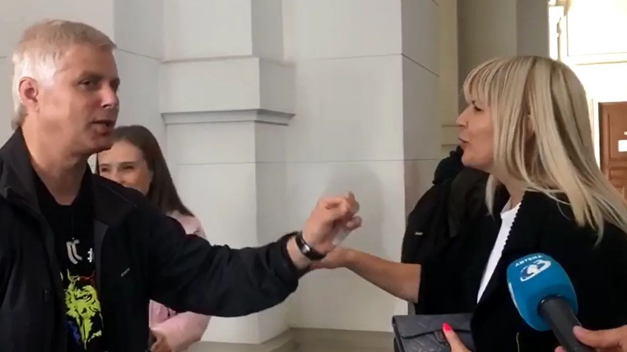 VIDEO | Schimb de replici între protestatarul Ceauşescu şi Udrea: „Sunteţi vinovată pentru distrugerea ţării” / „Nu sunt de acord”