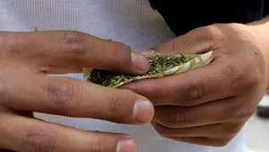 Adolescent la spital după ce a băut alcool şi a fumat o ţigară din 