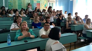 FOTO, VIDEO | Joburi pentru elevii unui colegiu din Ploieşti care vor să lucreze pe timpul vacanţei de vară