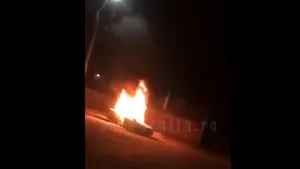 VIDEO: Un tânăr din Brăila şi-a incendiat maşina şi a transmis live pe Facebook: M-am plictisit de ea