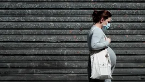 Când COVID-19 ameninţă două vieţi dintr-o lovitură. Povestea sfâşietoare a Sabinei: Mă durea carnea de pe mine / Medicii au decis să nasc prematur 