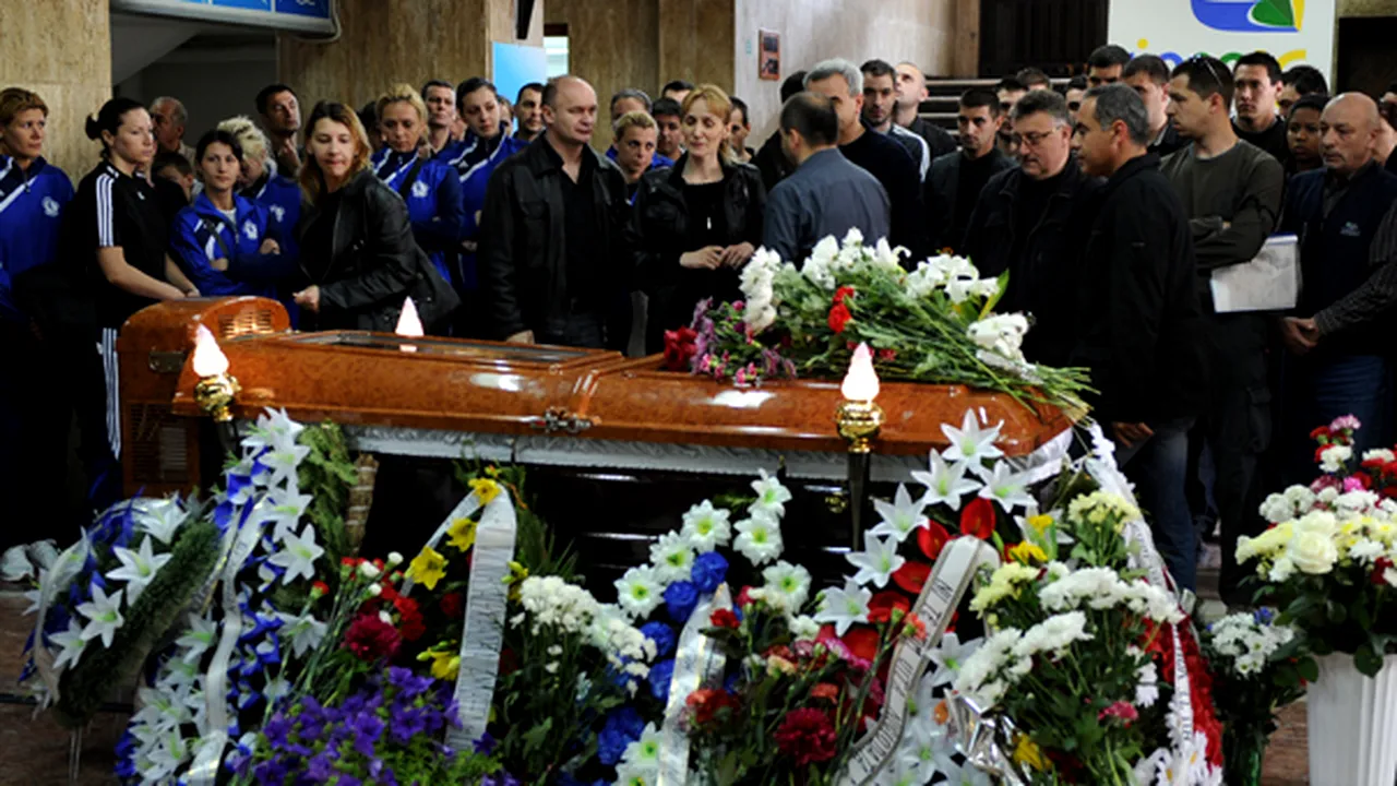 Sicriul cu trupul lui Zoran Kurteş a ajuns la Novi Sad