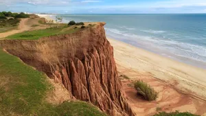 Surpriză mare în topul european al plajelor. Pe primul loc este o plajă din Portugalia