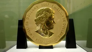 Poliţia din Berlin a arestat doi suspecţi după furtul unei monede ce valorează 4 milioane de dolari