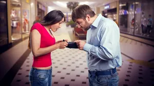 VIDEO | Studiu: 51% dintre românii îndrăgostiţi se ceartă din cauza banilor. Motivele neînţelegerilor din viaţa de cuplu