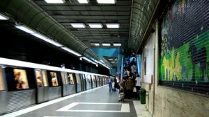 Opt staţii de metrou au de sâmbătă alte nume