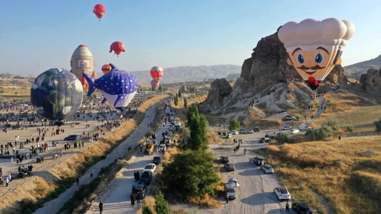 Liderii mondiali ai turismului de aventură s-au reunit în Cappadocia. De ce fascinează această regiune din Turcia