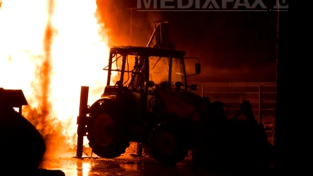 INCENDIU PUTERNIC în Bucureşti: O conductă de GAZE a luat FOC în Drumul Taberei - FOTO, VIDEO