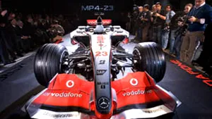 McLaren Mercedes a prezentat noul monopost MP4-23