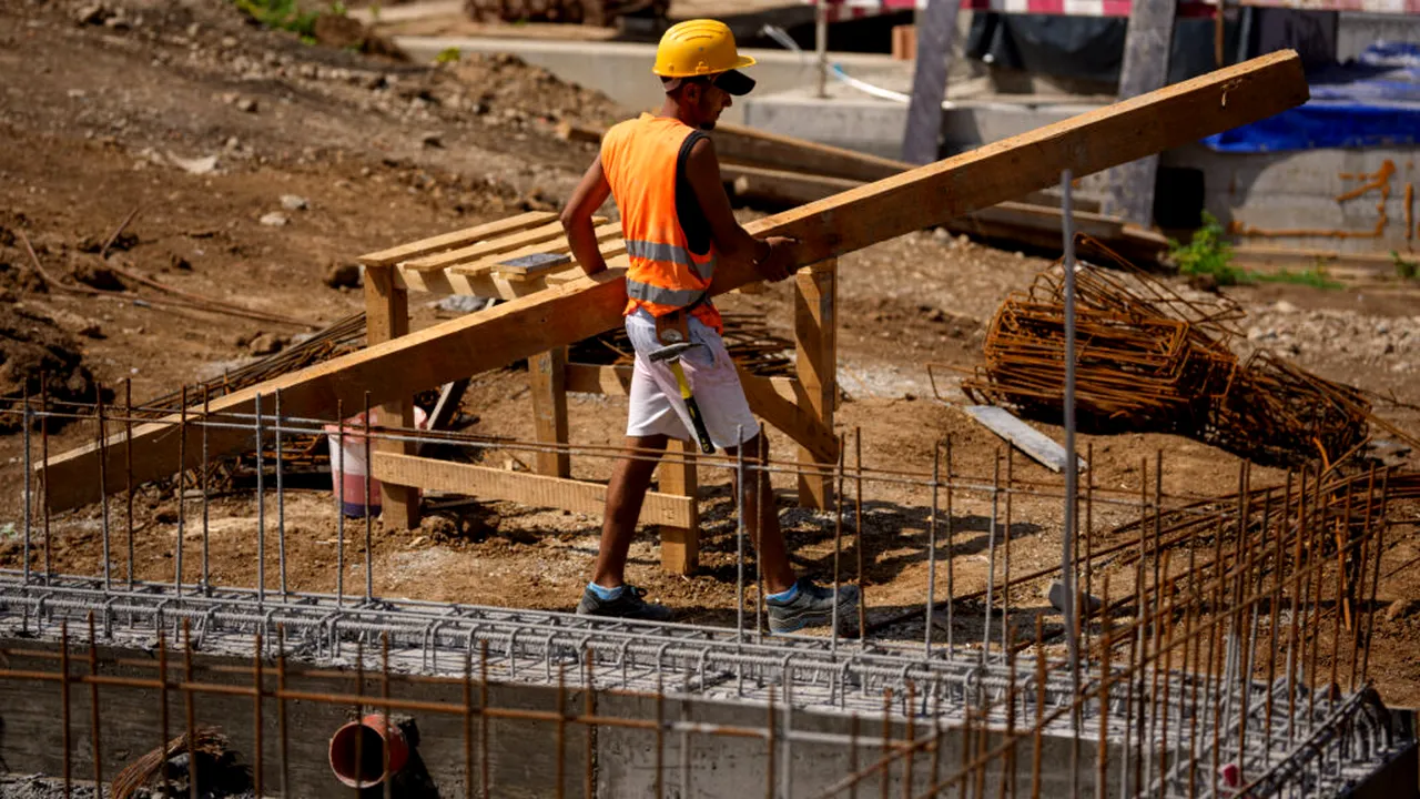 Firmele din construcţii avertizează că noile măsuri fiscale riscă să provoace o criză imobiliară