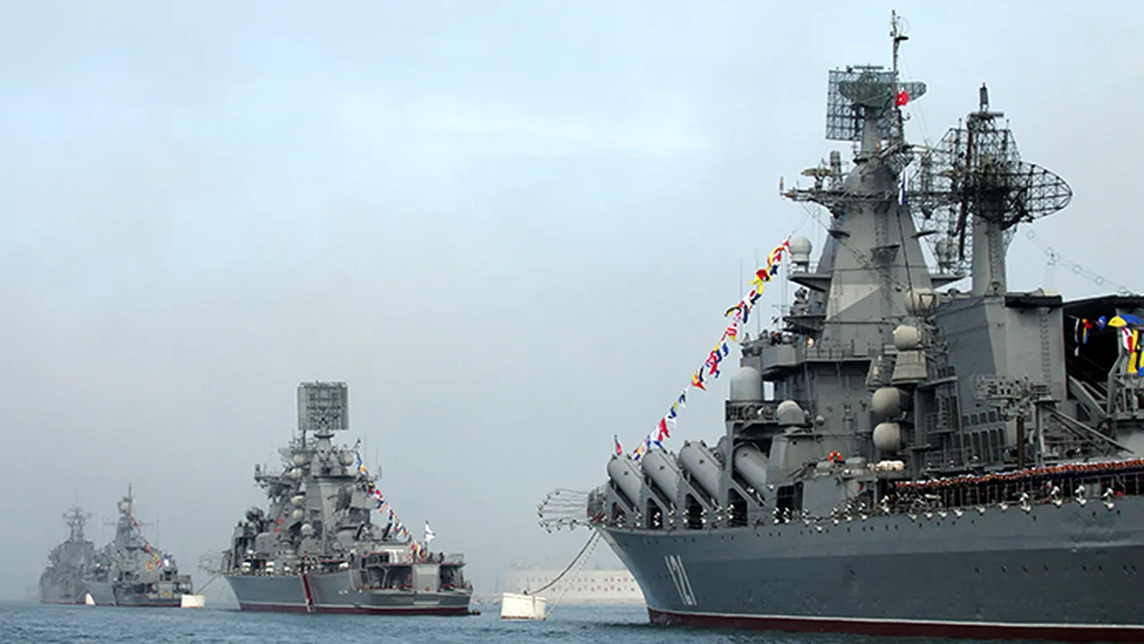 Conflict în Marea Neagră între Rusia şi Ucraina.  Două nave de luptă, OPRITE să navigheze în jurul Crimeei