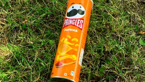 Pringles se vinde. Un gigant din domeniul dulciurilor va prelua compania mamă a brandului de chipsuri