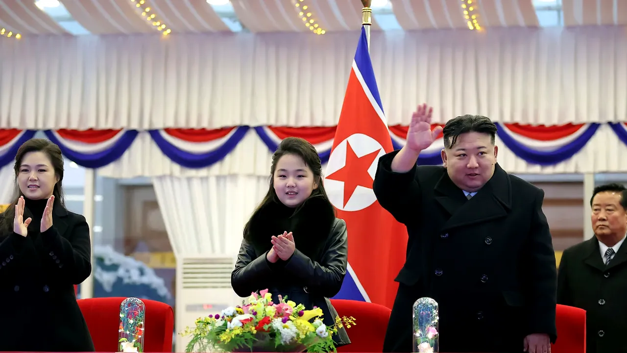 Agenţia de spionaj din Coreea de Sud o consideră pe tânăra fiică a liderului nord-coreean Kim Jong Un drept posibil succesor al acestuia