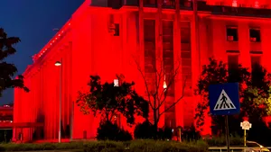Peste 100 de clădiri din România vor fi iluminate în roşu pentru Ziua Europeană a Numărului de Urgenţă 112