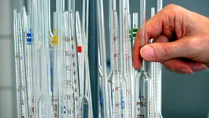 O tulpină modificată a virusului care cauzează herpes, folosită în tratarea cancerului de piele