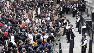 Violenţe în centrul Londrei, în cursul protestului faţă de moartea lui George Floyd