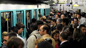 Sindicatele franceze anunţă noi proteste faţă de reforma pensiilor
