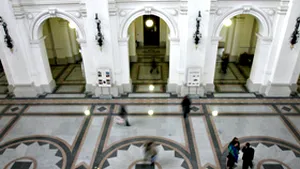 Procesul privind prăbuşirea FNA, încheiat după 12 ore de dezbateri