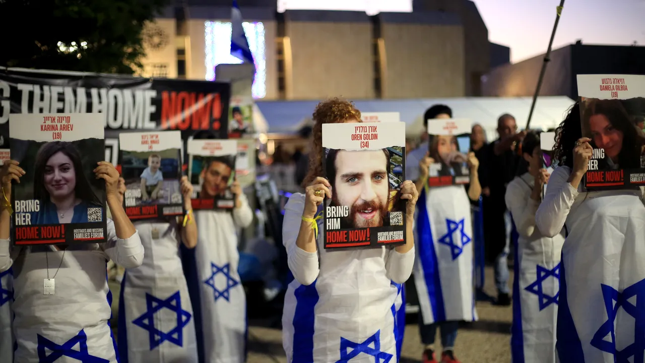 Război Israel-Hamas. Armata israeliană a declarat că a descoperit cel mai mare tunel al Hamas din Fâşia Gaza de până acum / Armata israeliană lansează noi atacuri asupra Fâşiei Gaza în timp ce creşte presiunea pentru eliberarea ostaticilor / Netanyahu dă de înţeles că sunt în curs noi negocieri 