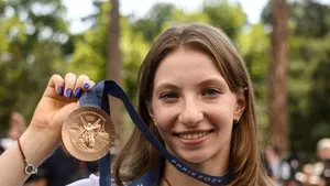 Gimnastele Ana Maria Bărbosu şi Lilia Cosman îşi vor continua studiile în SUA