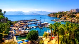 (P) Altex România lansează Altex Travel, în parteneriat cu touroperatorul Karpaten Turism 