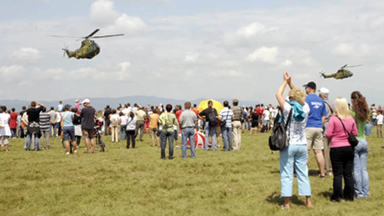Peste două mii de persoane au asistat la mitingul aviatic de la Ghimbav - VIDEO, GALERIE FOTO