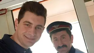 Controlorul de tren care a devenit celebru pentru gestul său faţă de călători: „Un personaj dintr-o generaţie ce curând va dispărea”