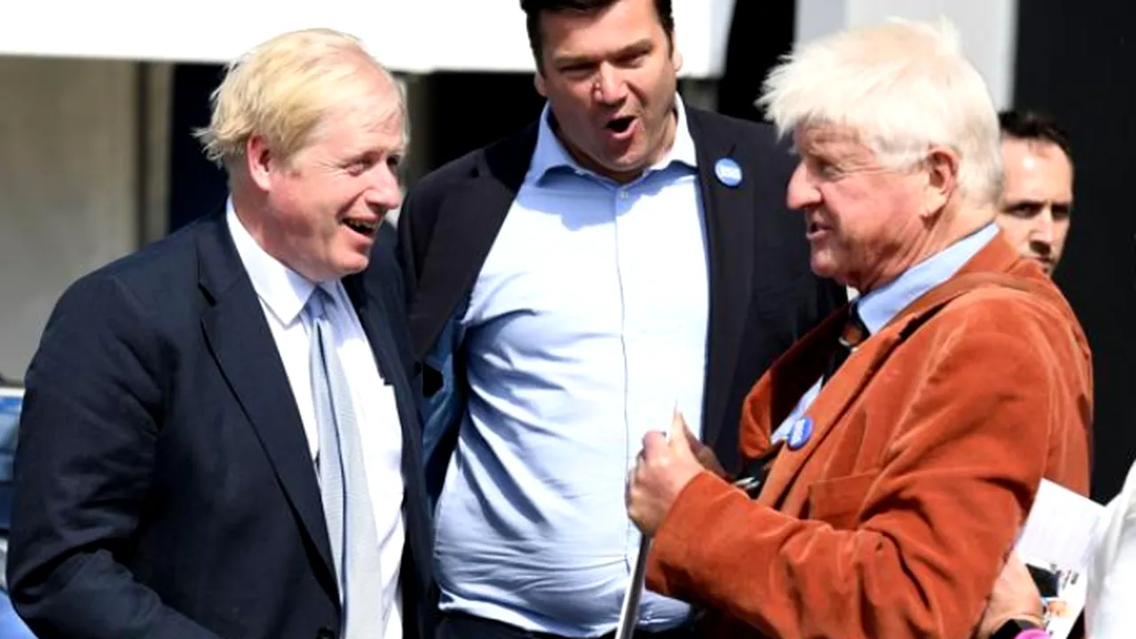 Boris Johnson vrea să-şi facă tatăl Sir, deşi în dreptul lui apar diverse acte de violenţă: onoruri şi pentru prieteni 