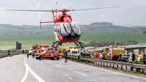 CARAMBOL în condiţii de grindină pe o autostradă din Germania: Peste 50 de maşini, implicate. Cel puţin două persoane au murit, iar alte zeci sunt rănite | FOTO, VIDEO