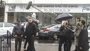 Sean Penn face un documentar despre jurnalistul Jamal Khashoggi. Actorul de Oscar, în faţa consulatului Arabiei Saudite din Istanbul | VIDEO 