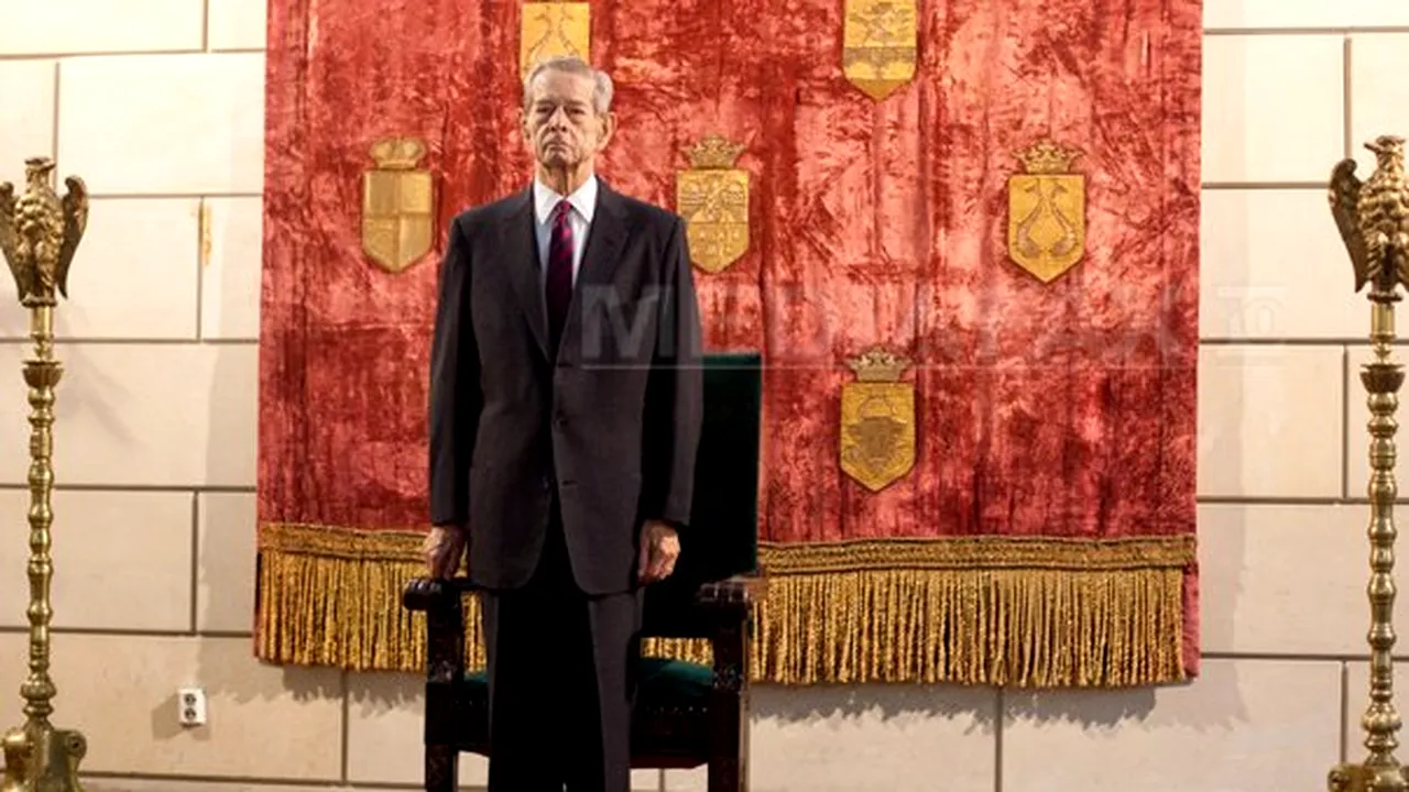 Angela Gheorghiu, Oana Pellea şi Mugur Isărescu, decoraţi de Regele Mihai I, de ziua sa - FOTO