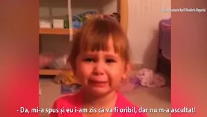 Această fetiţă adorabilă se jură că a fost obligată de păpuşa ei să facă un lucru îngrozitor - VIDEO