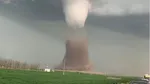 Tornadele şi ploile torenţiale se răspândesc în centrul şi sudul SUA
