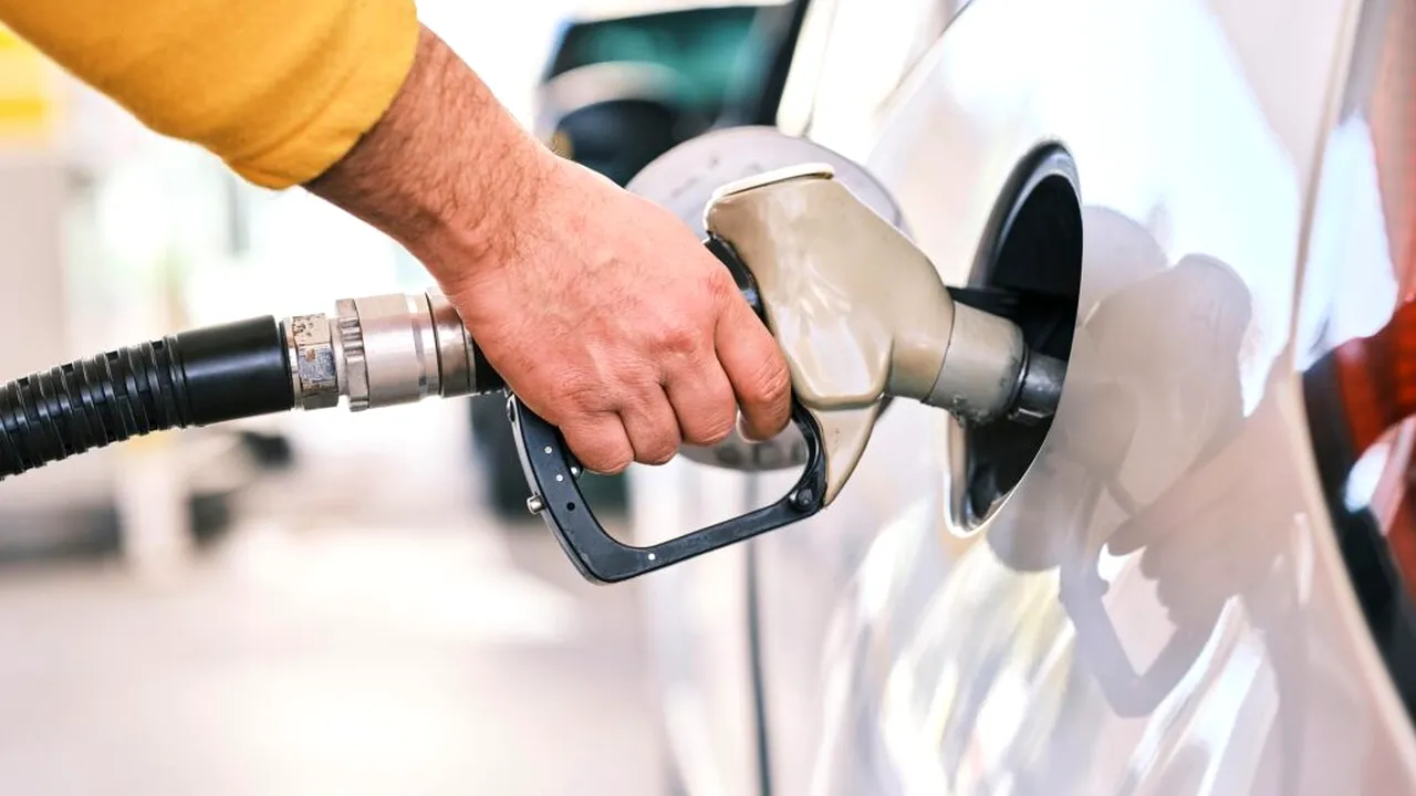 Tehnica simplă prin care șoferii pot reduce consumul de combustibil. Ce anume să nu lași în mașină