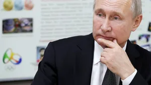 Rusia vrea să înlocuiască Wikipedia cu o variantă online a Marii Enciclopedii Naţionale. Ce îl nemulţumeşte pe Putin